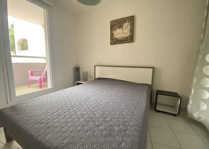 Moderne 3 Pieces Sur Marina Pour 6 Personnes - Fr-1-696-98 Кане